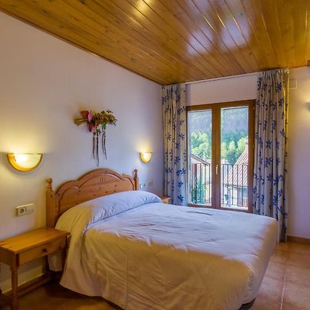 Hostal Cal Mestre فيلالونغا دي تير المظهر الخارجي الصورة