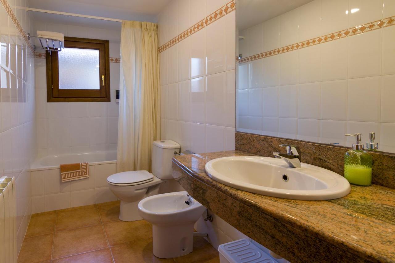 Hostal Cal Mestre فيلالونغا دي تير المظهر الخارجي الصورة