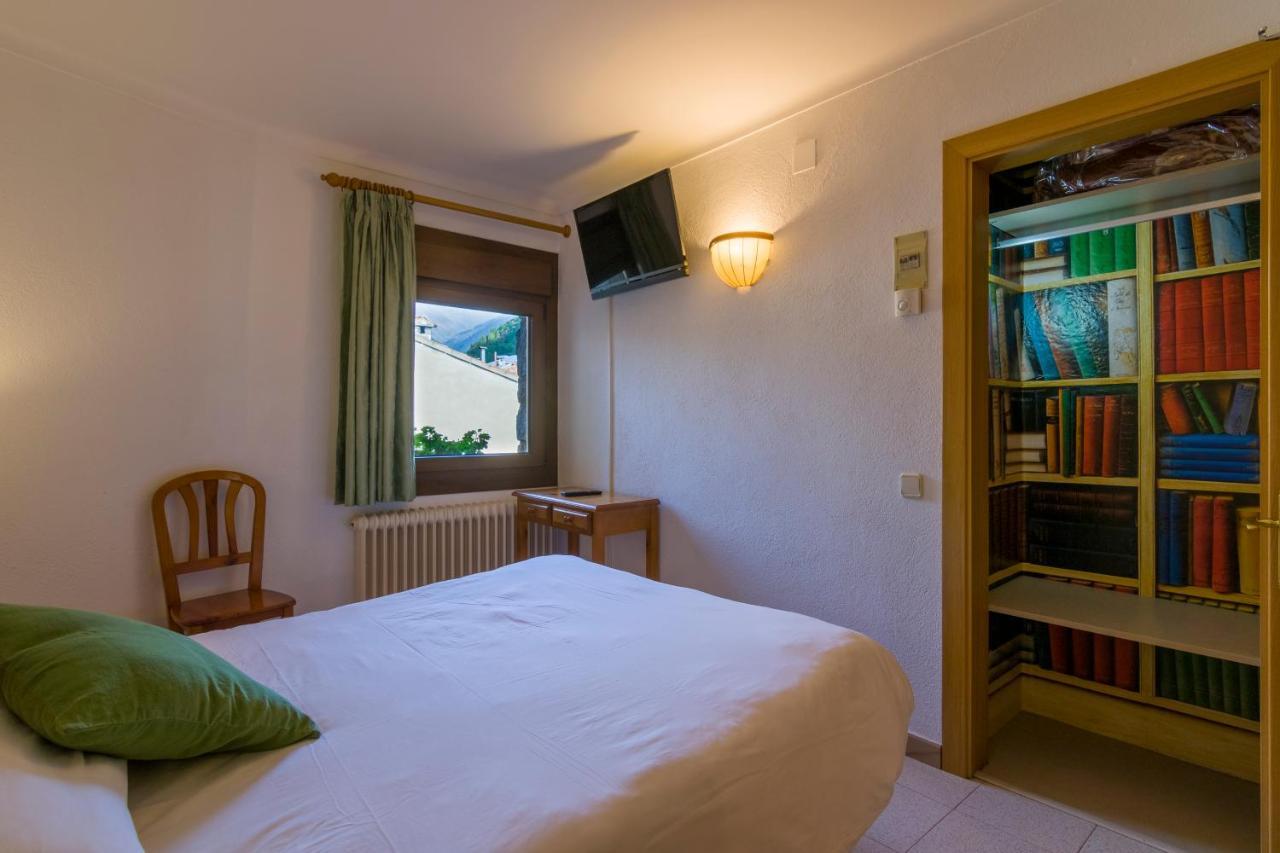 Hostal Cal Mestre فيلالونغا دي تير المظهر الخارجي الصورة