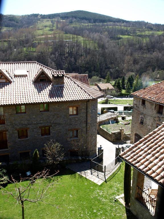 Hostal Cal Mestre فيلالونغا دي تير المظهر الخارجي الصورة